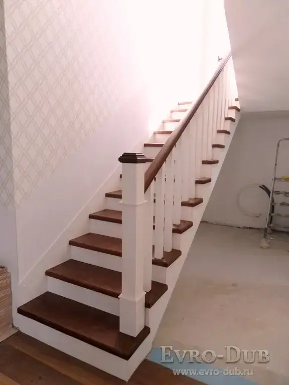 Лестницы в бревенчатом доме на второй этаж: фото | Лестницы от души