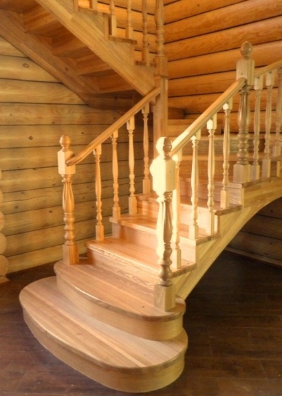 Резные лестницы для дома и дачи